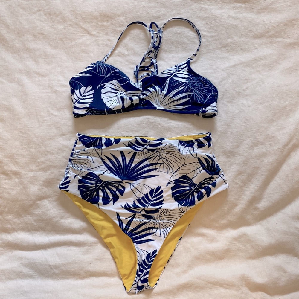 Cupshe high waisted bikini set. Size large